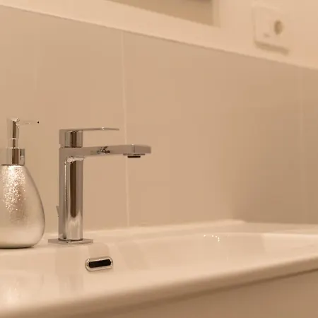 Pensionat Terranova House 3*